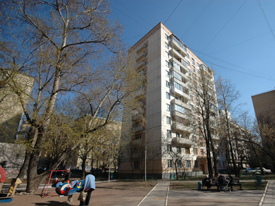 Панельные дома можно встретить даже в самых престижных районах Москвы, таких как знаменитая Золотая Миля на Кропоткинской 